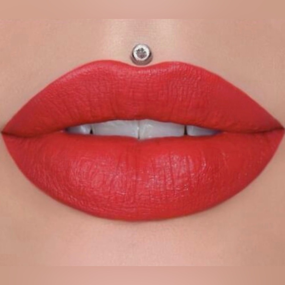 Jeffree Star Velvet Trap Lipstick-Cherry Soda